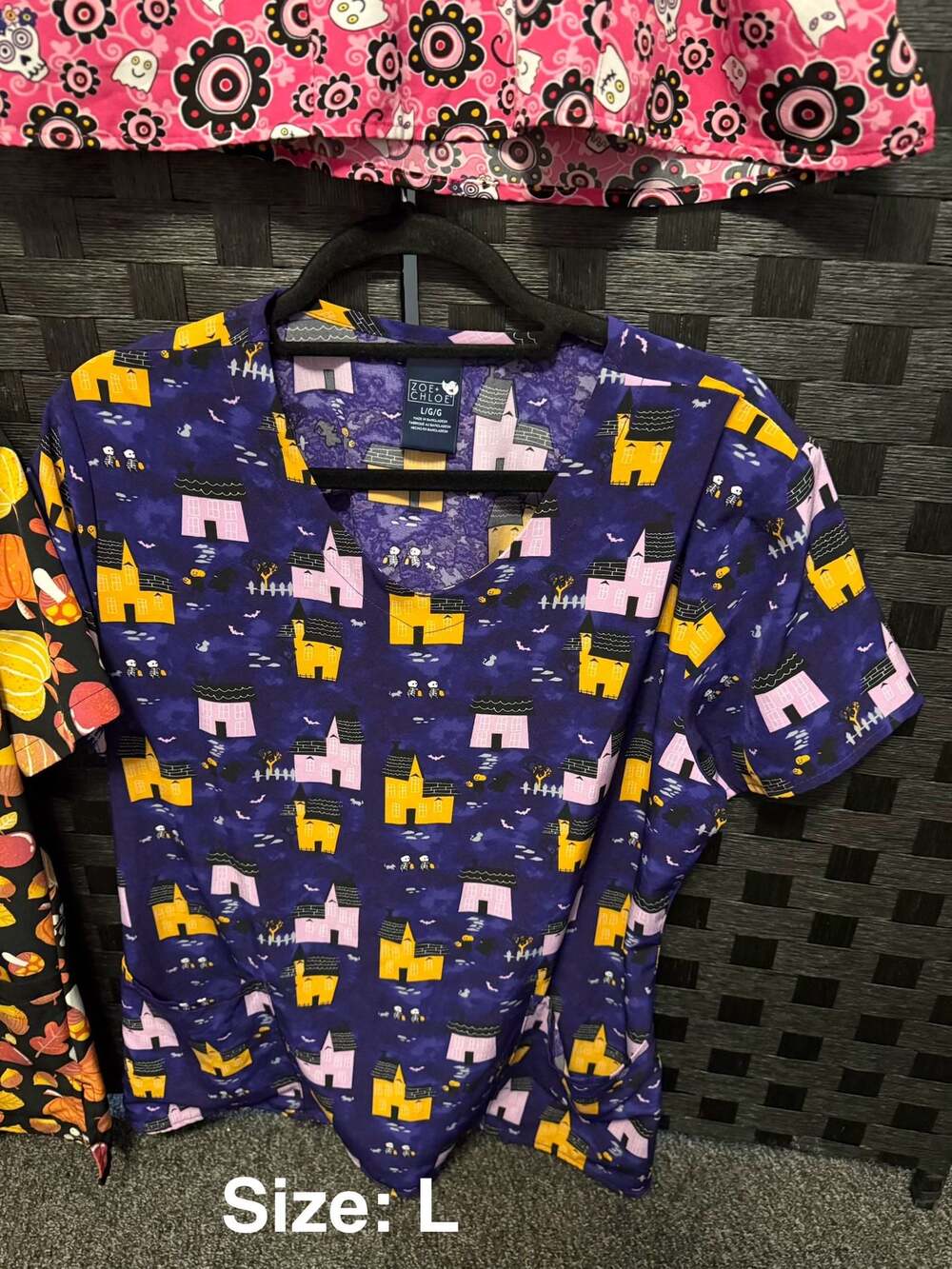 Zoe + Chloe Halloween Haunted House Print Scrub Top Size L
